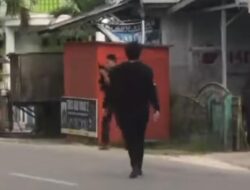 Viral Video Pemuda Membawa Sajam di Sambas, Diduga Akibat Tidak Diberi Uang Oleh Ibunya