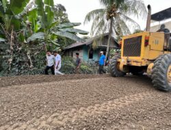 Bupati Satono Berkomitmen Jalan Desa Gapura Akan Dibungun Seluruhnya di Tahun 2024 Mendatang