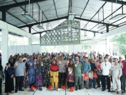 Tekan Inflasi dan Bantu Masyarakat Kurang Mampu, Pemkab Sambas Gelar Pasar Murah di Temajuk