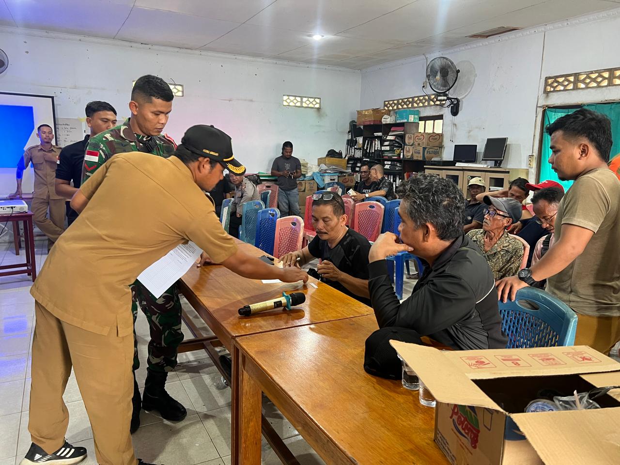 Demo di Desa Parit Baru