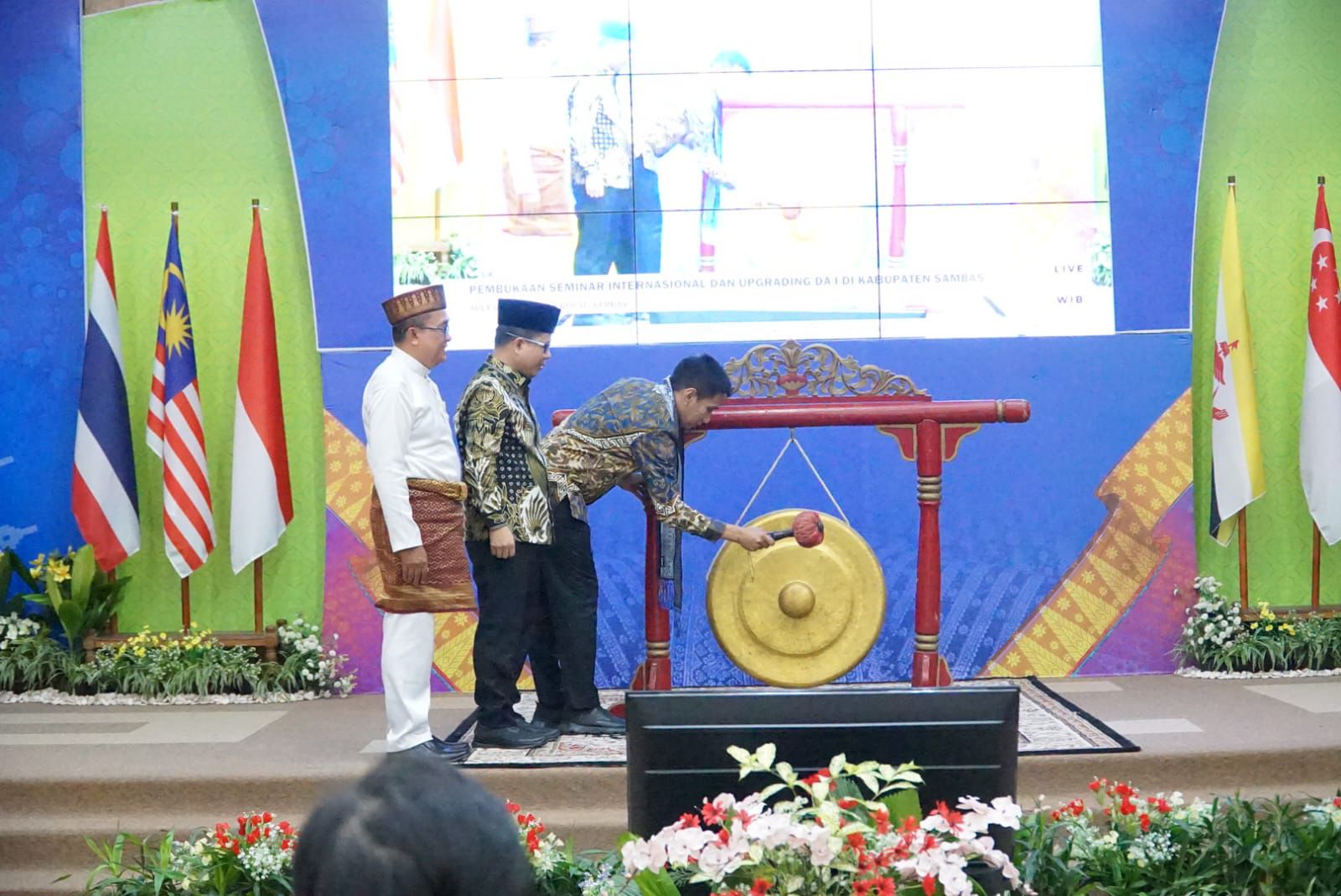 Pembukaan seminar internasional