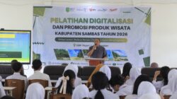 Suprajeni Berikan Materi Pelatihan Digitalisasi dan Promosi Produk Wisata di SMK Negeri 1 Jawai Selatan
