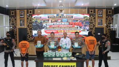 Ungkap Kasus Narkotika dengan Barang Bukti 11,67 Kg Sabu, Polisi Tangkap Dua Pemuda di Tebas dan Paloh