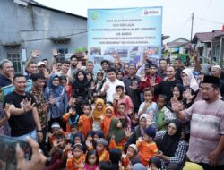 Bupati Satono Tinjau Pelayanan Kesehatan Gratis di Desa Penjajap 