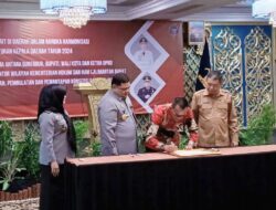 Wakil Ketua DPRD Sambas Tandatangani Komitmen Pengharmonisasian Konsep Raperda