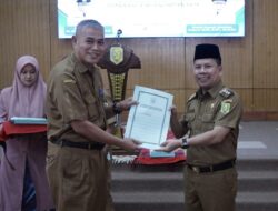 Bupati Satono Serahkan 238 SK Hak Pensiun PNS di Lingkungan Pemkab Sambas