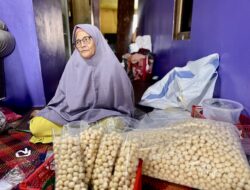 Sempat Gagal Kini Capai Omzet Rp.60juta, Ini Kisah Perintis Kerupuk Amplang Pertama di Selakau