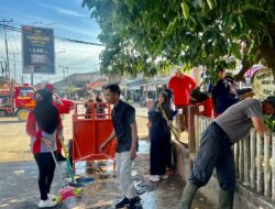 Pemdes Parit Baru Bersama Forkompimcam Selakau Gelar Baksos Bersihkah Lingkungan Pasar