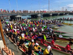 Nurmaya Dewi Secara Resmi Buka Lomba Dayung Sampan Bidar Se-Kabupaten Sambas di Selakau