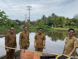 Bupati Satono Berkomitmen akan Prioritaskan Pembangunan Jembatan Putus di Tebas Sungai