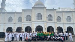 Gelar Kerja Bakti di Masjid Agung Babul Jannah Sambas, Kepala Rutan Harap Berikan Manfaat Bagi Masyarakat