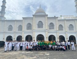 Gelar Kerja Bakti di Masjid Agung Babul Jannah Sambas, Kepala Rutan Harap Berikan Manfaat Bagi Masyarakat