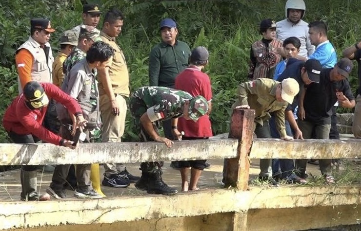 Bupati Satono